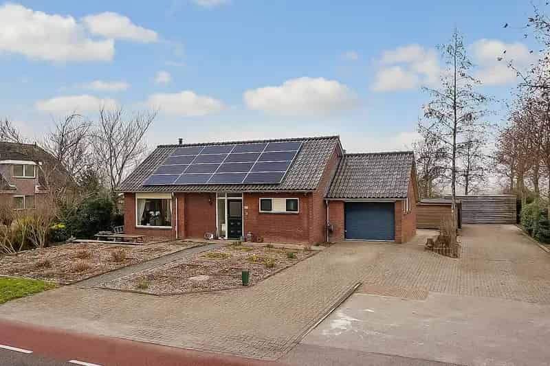 Semi-bungalow met Zwembad en Vrij Uitzicht