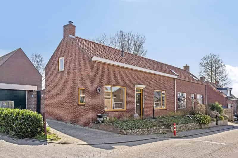 Levensloopbestendige woning Halsteren 3 slaapkamers tuin garage