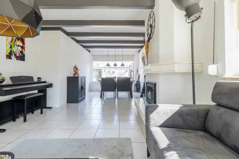 Huis Te Koop , 112, Rembrandtstraat, Oud-Beijerland, Zuid-Holland