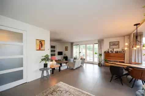 6 Kamer Huis 186m² Almere Ruime Tuin 2 Badkamers
