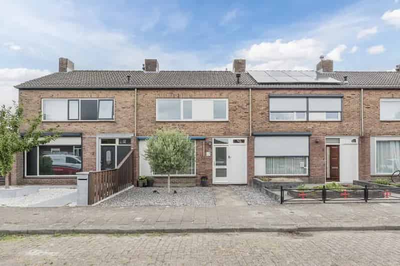 Instapklare Tussenwoning Axel 3 Slaapkamers Moderne Keuken