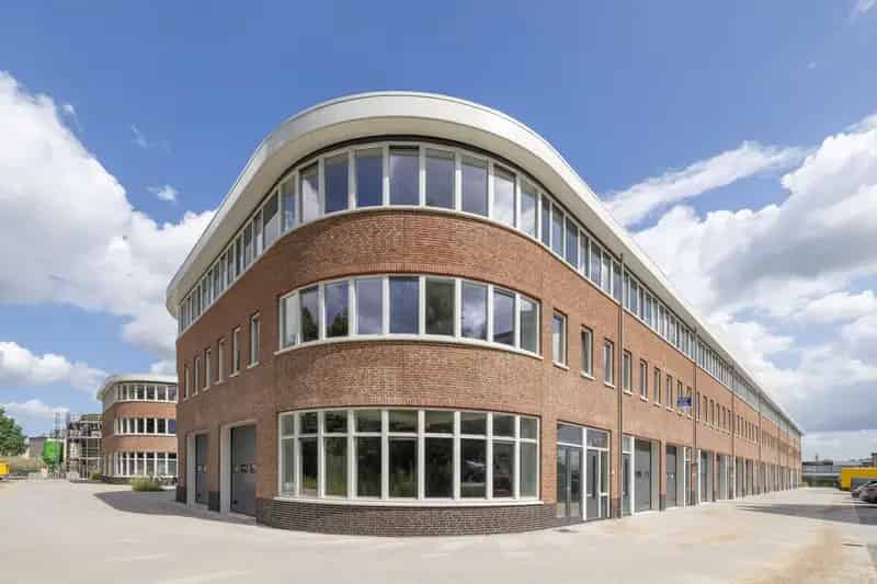 Bedrijfshal te huur Weesp 152m²