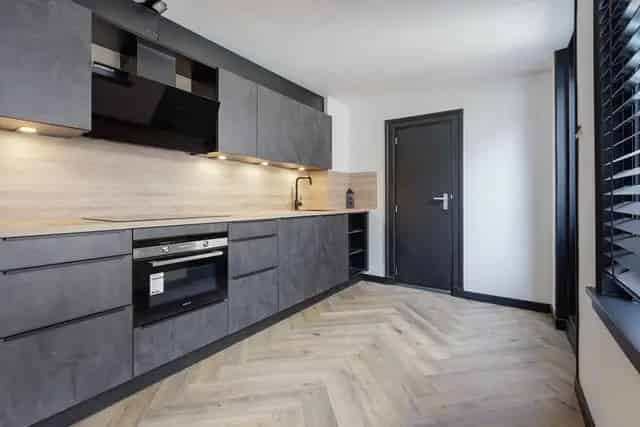4 Kamer Appartement Santpoort Noord 71m2 te Huur