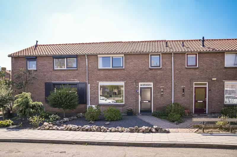 Huis te koop Dreumel: 3 slaapkamers, serre, tuin en airco