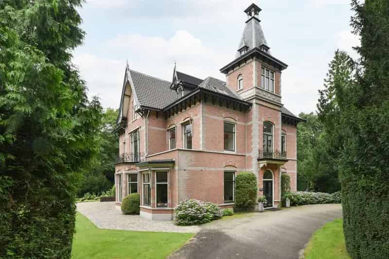 Kantoor te koop Baarn: Rijksmonumentale villa met authentieke details