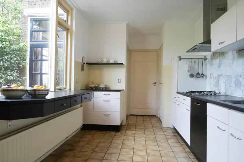 Jaren 30 Tweekapper Ruime Tuin Drie Slaapkamers Eigen Oprit