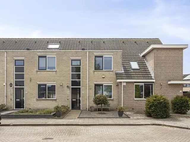 Woning te koop Goedereede: Ruime woning met airco en tuin