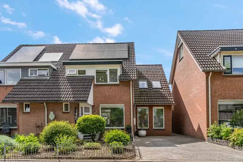 Ruime 2-onder-1-kapwoning in Oosterhout met 4 slaapkamers