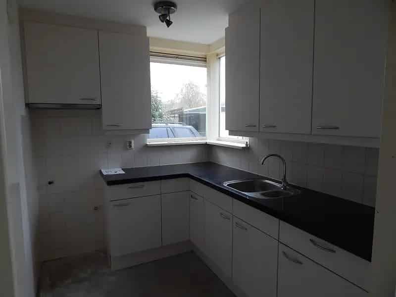 Tweekapper te huur Zaandam 132m2 3 slaapkamers luxe badkamer garage tuin