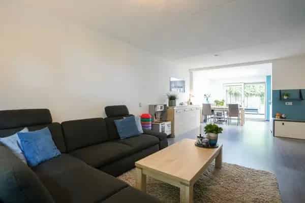 2-onder-1-kapwoning Geleen - Instapklaar met 23 Zonnepanelen