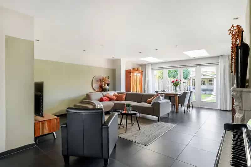 Huis te koop Dreumel: Ruime 3 slaapkamer tweekapper met moderne keuken en badkamer