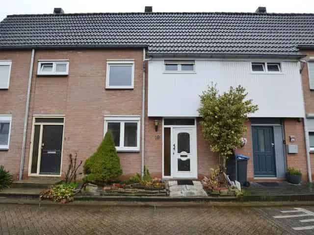 3 Slaapkamers Heerlen Zeswegen Rustige Straat