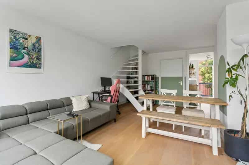 Licht 3 kamer appartement Amsterdam Westerpark 71m2 2 balkons