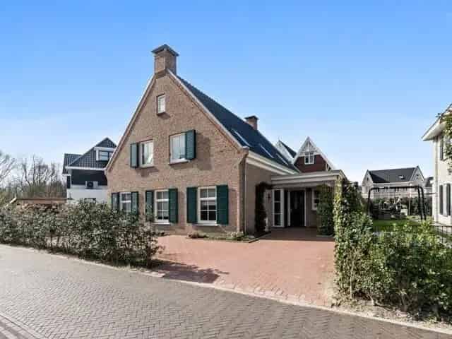 Vrijstaande Villa Vroondaal: Ruimte, Comfort en Rust voor Gezinnen