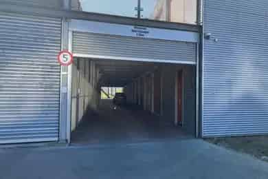 30m2 Bedrijfsruimte te Huur Almere Garagebox Opslag Stalling