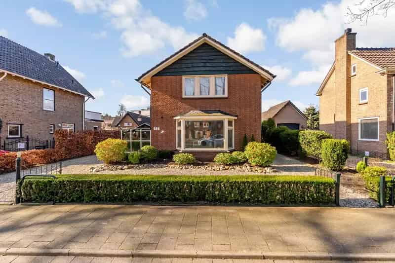 Huis te koop Jachtlaan Apeldoorn 3 slaapkamers tuin garage