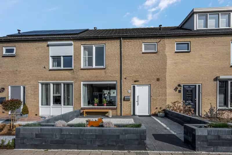 Gezinswoning nabij speeltuin 3 slaapkamers luxe keuken