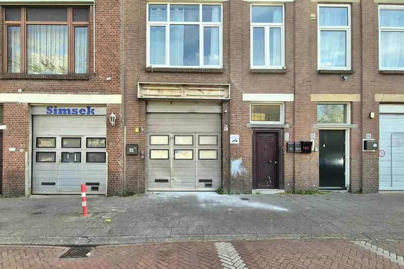 Bedrijfshal te Koop Den Haag Laakkwartier 105m²