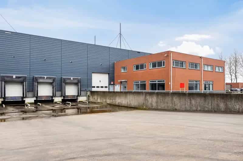 Bedrijfshal te huur Den Bosch 5770m2 Kantoorruimte