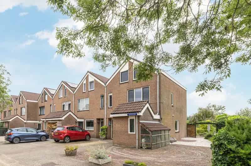 Huis te koop Westerkoog: Ruime hoekwoning aan het water