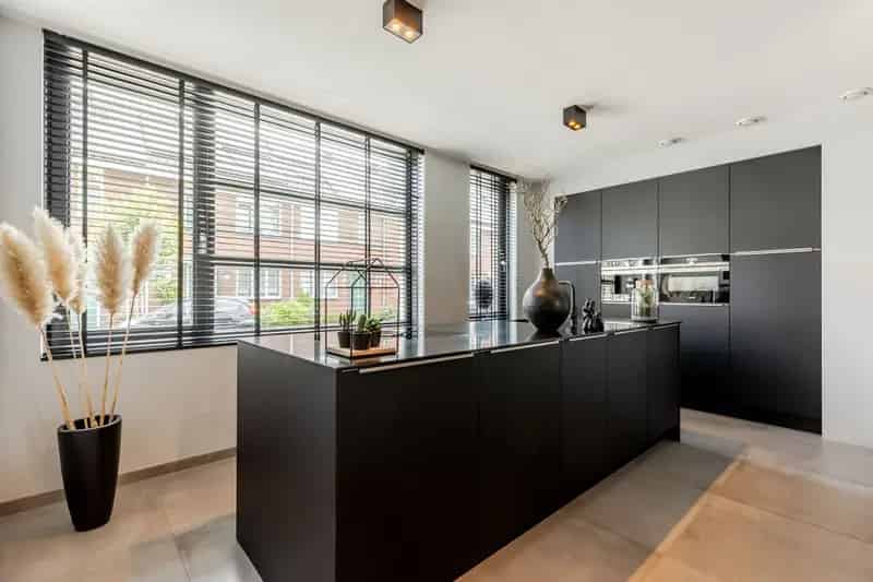 Nieuwbouw Jaren 30 Woning Spijkenisse Luxe Keuken Carport Tuin