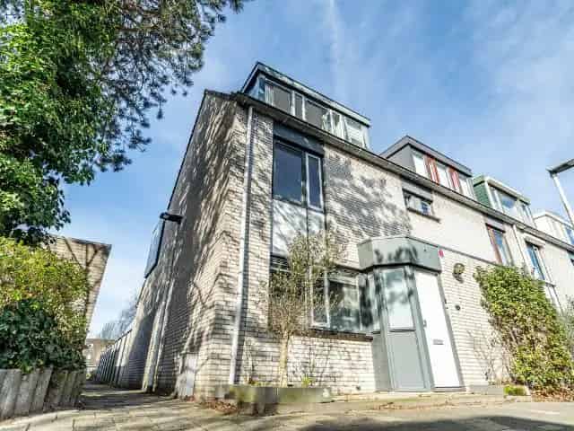 Ruime 5 Kamer Hoekwoning Stevenshof Leiden