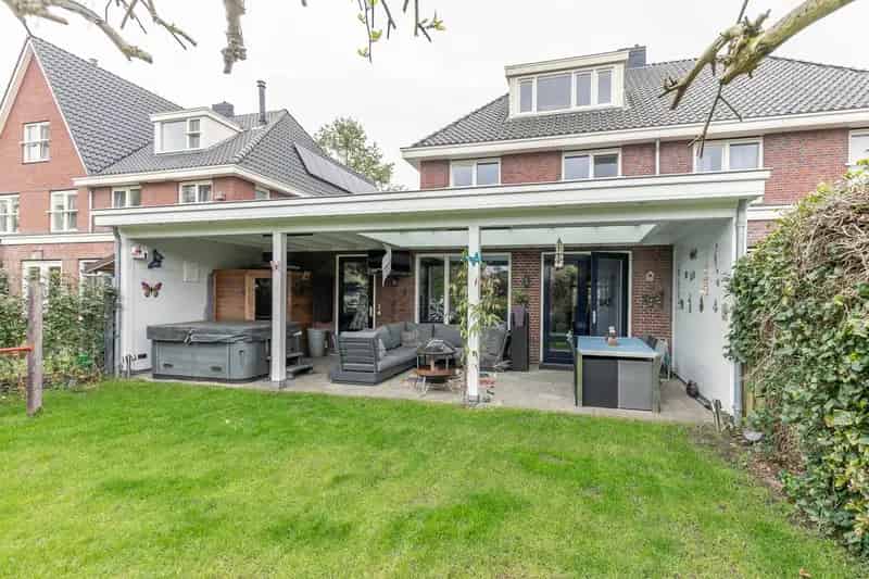 Huis te koop Leusden: Ruime woning met veranda, sauna en 14 zonnepanelen