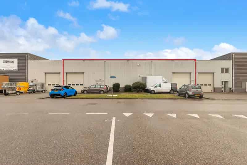 Bedrijfshal te Huur Velsen Noord 955m2