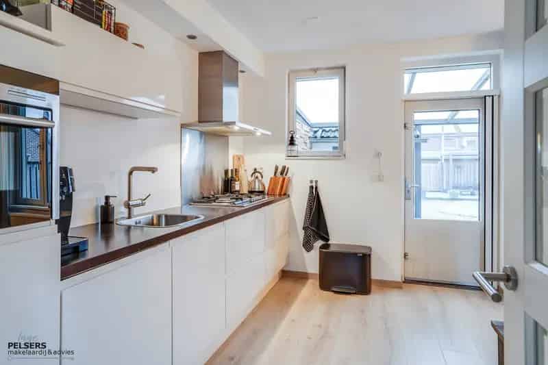 Instapklare woning Reuver 3 slaapkamers moderne keuken tuin