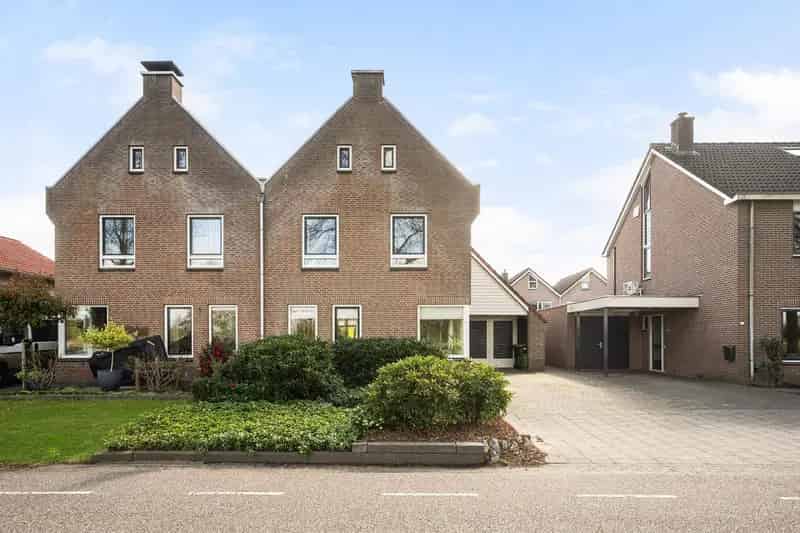 Ruime halfvrijstaande woning Dalfsen 7 slaapkamers 2 badkamers