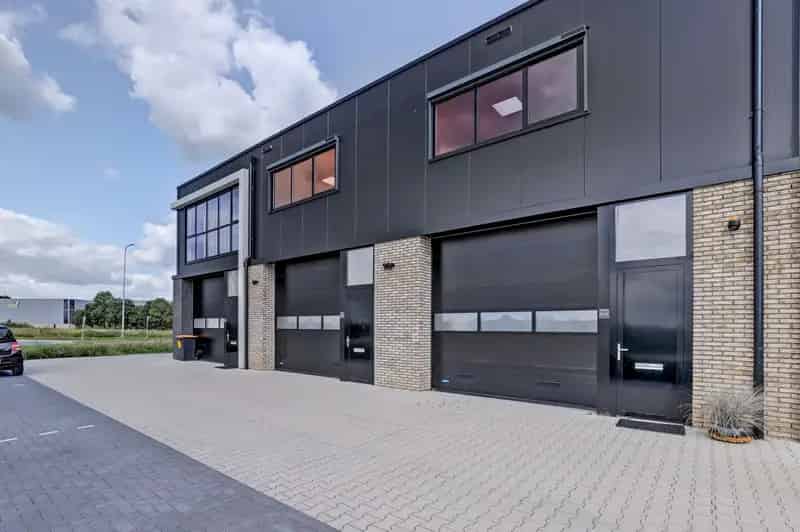 Bedrijfshal te Koop Huur s Heerenberg 276m² Kantoorruimte Bedrijfshal Zonnepanelen