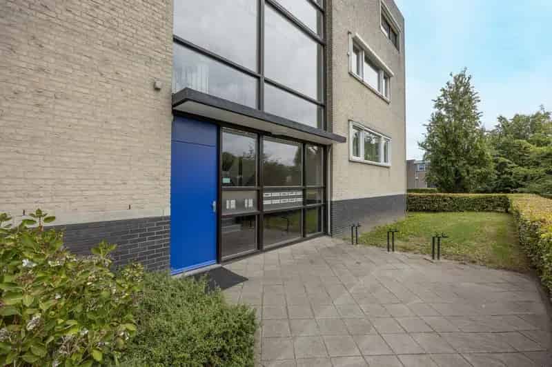 Appartement te koop Etten Leur: Licht appartement met garage