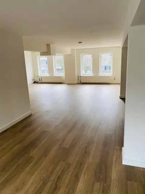Studio Tilburg Trouwlaan Nieuwstraat 94m2 2 kamers