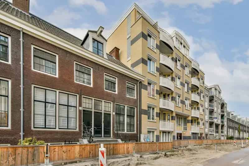 Amsterdam Centrum Appartement 85m2 4 slaapkamers Balkon Eigen Grond