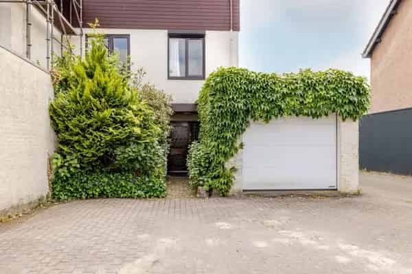 Ruime halfvrijstaande woning te Breda met 6 slaapkamers en 2 badkamers