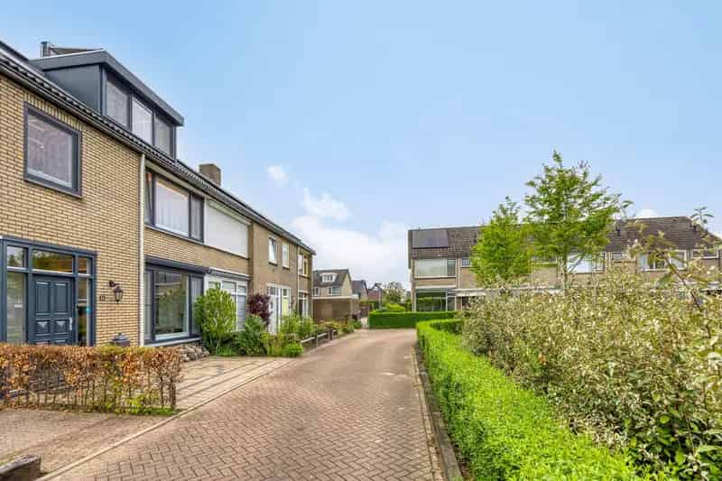 5 Slaapkamer Gezinswoning Elst Ruime Tuin Moderne Renovatie