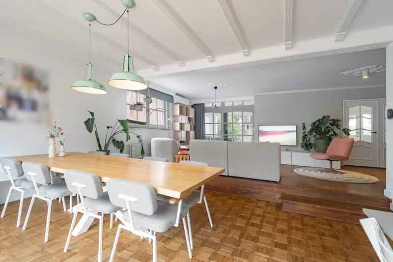 Groot vrijstaand woonhuis Stein 5 slaapkamers zwembad