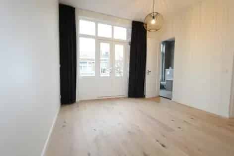 3 Kamer Appartement 74m2 Amsterdam Recente Renovatie