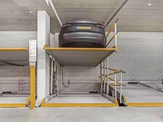 Parkeerplaats Bart van der Leckhof Diemen Holland Park