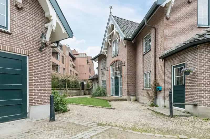 Gerenoveerde Stadsvilla Zeist 4 slaapkamers 2 badkamers Bijgebouw