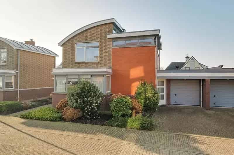 Vrijstaande woning De Goorn: slaapkamer en badkamer begane grond