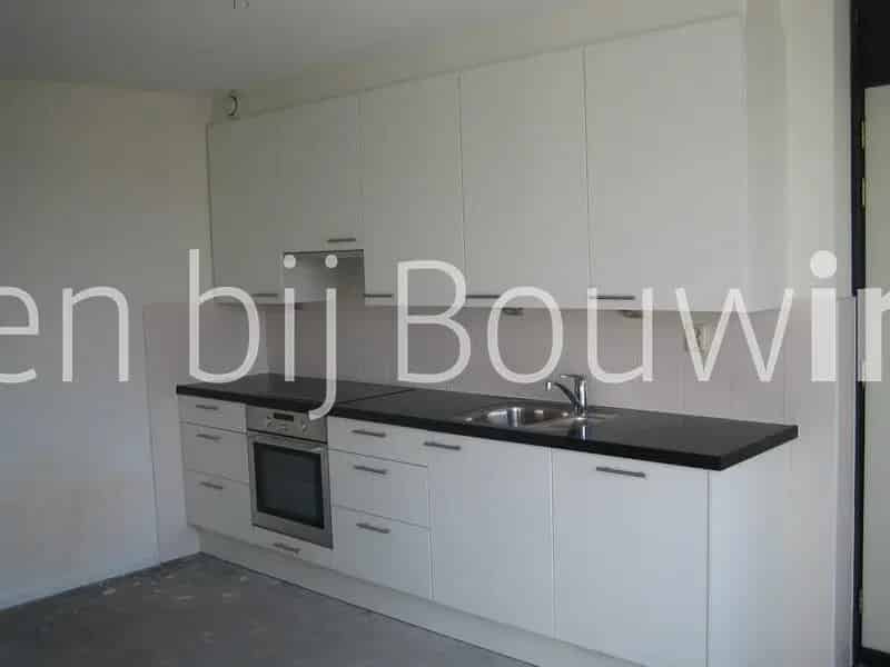 Ruim 3-kamer appartement Oostplein te huur
