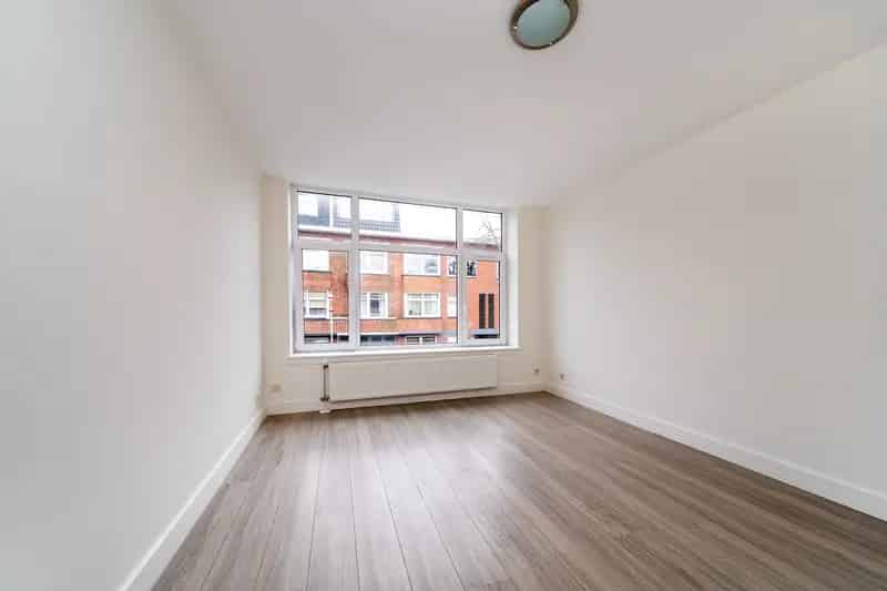 4 Kamer Portiekwoning Den Haag  Geringe VvE Bijdrage