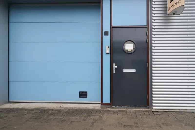 Bedrijfsruimte te koop Roelofarendsveen 180m2