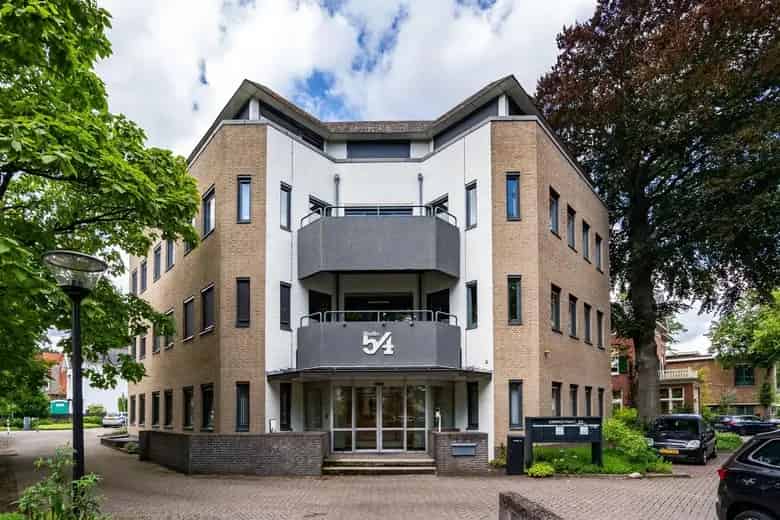 291 644 m2 Kantoorruimte te Huur Hilversum