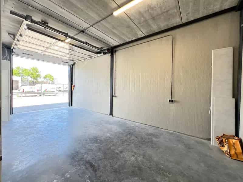 Bedrijfshal Amsterdam | Zoek bedrijfshallen te koop en te huur: Bolstoen 15-D 1046 AS Amsterdam 
