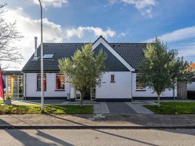 Ruime Vrijstaande Woning Sommelsdijk 177m² plus 113m² Multifunctionele Ruimte