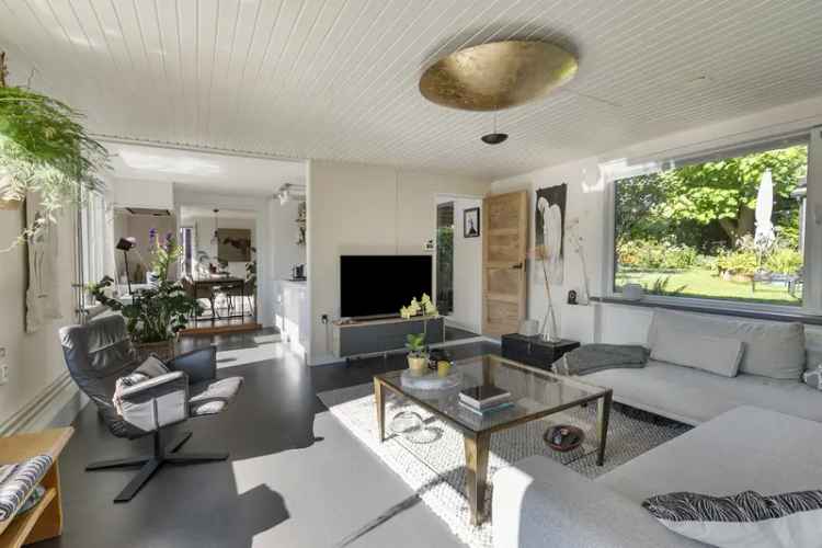 Watervilla Botenpad Valkenburg: Luxe Ruimte en Privé Ligplaats
