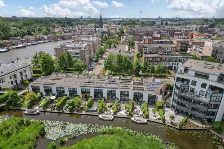 Luxe Hoekwoning Aan Het Water 200m2 4 slaapkamers Leidschendam