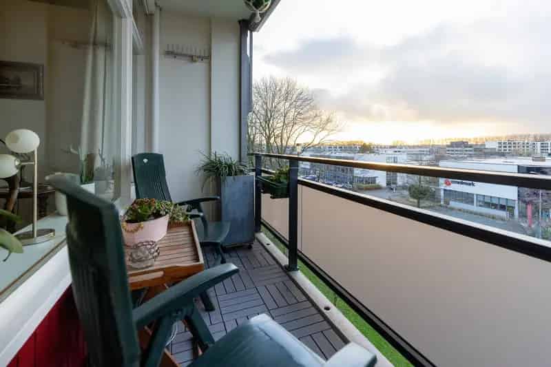 Ruim 3-kamer appartement Weesp 85m2 Balkon Lift Berging